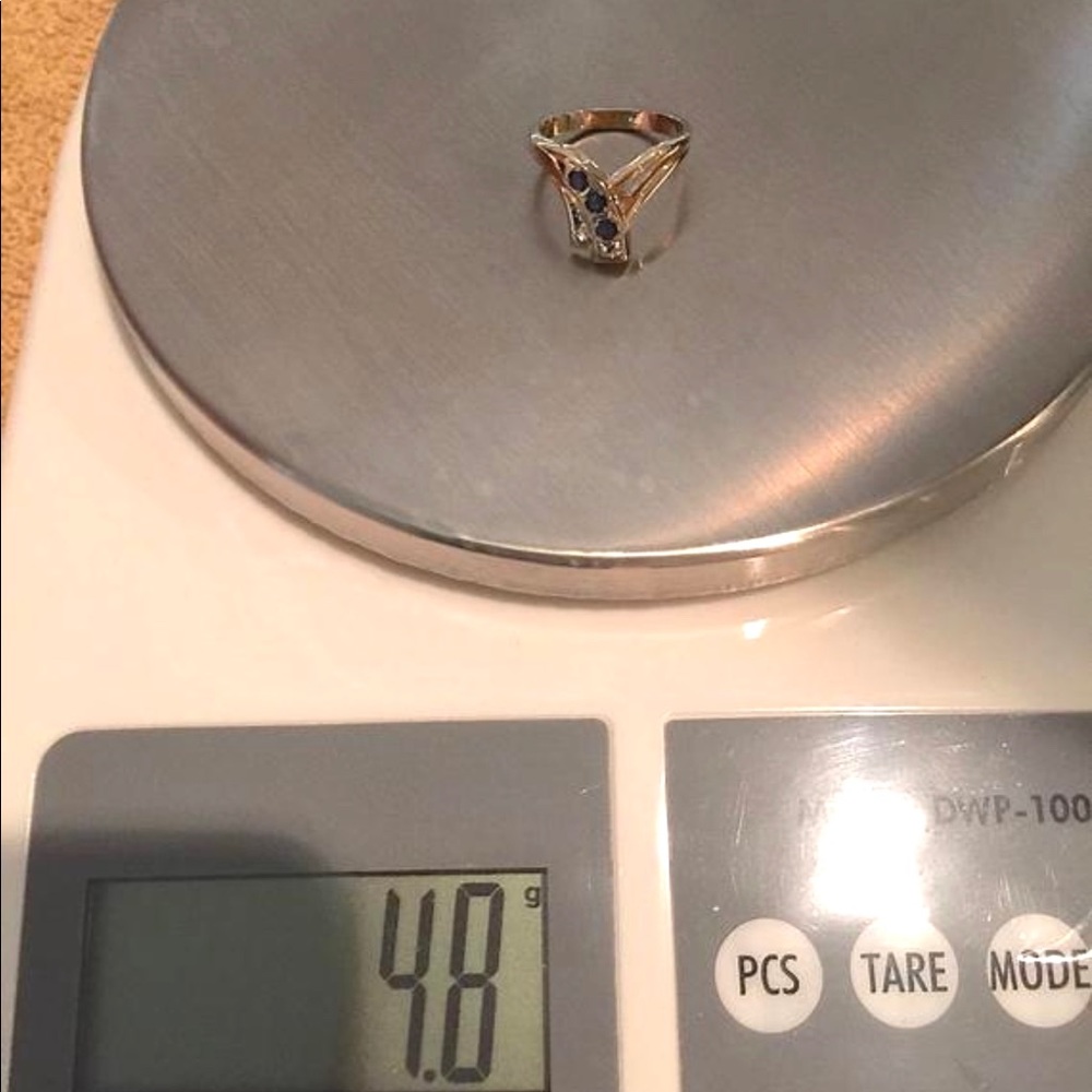 14k Solid Yellow Gold Blue Sapphire Chevron Ring - Picture 5 of 6